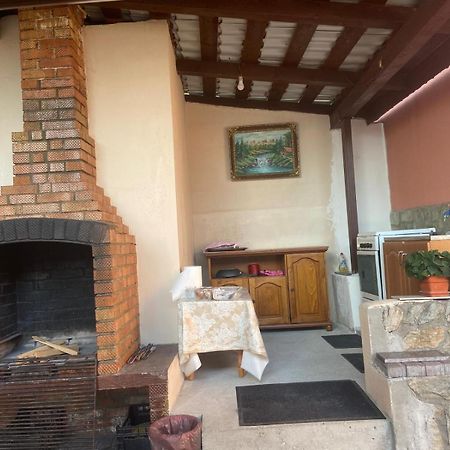 Pensiunea Casa Deny Novaci-Straini Bagian luar foto