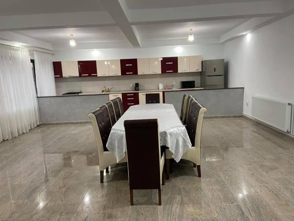 Pensiunea Casa Deny Novaci-Straini Bagian luar foto