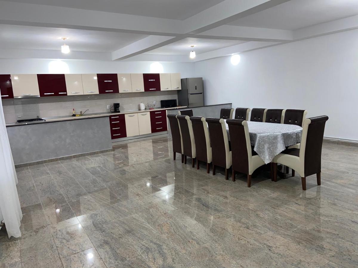 Pensiunea Casa Deny Novaci-Straini Bagian luar foto