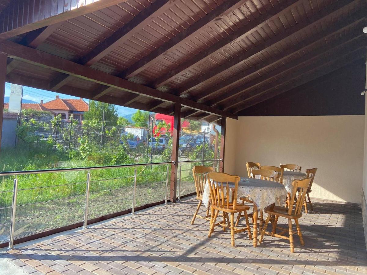 Pensiunea Casa Deny Novaci-Straini Bagian luar foto